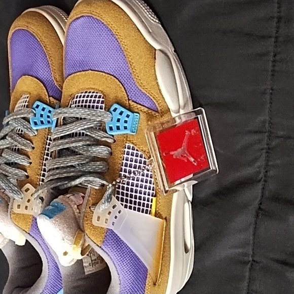 Jordan 4s - Picture 3 of 3